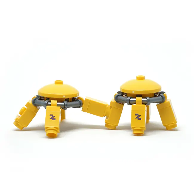 Zwapbots_2bots-holding-hands_650x650pxl